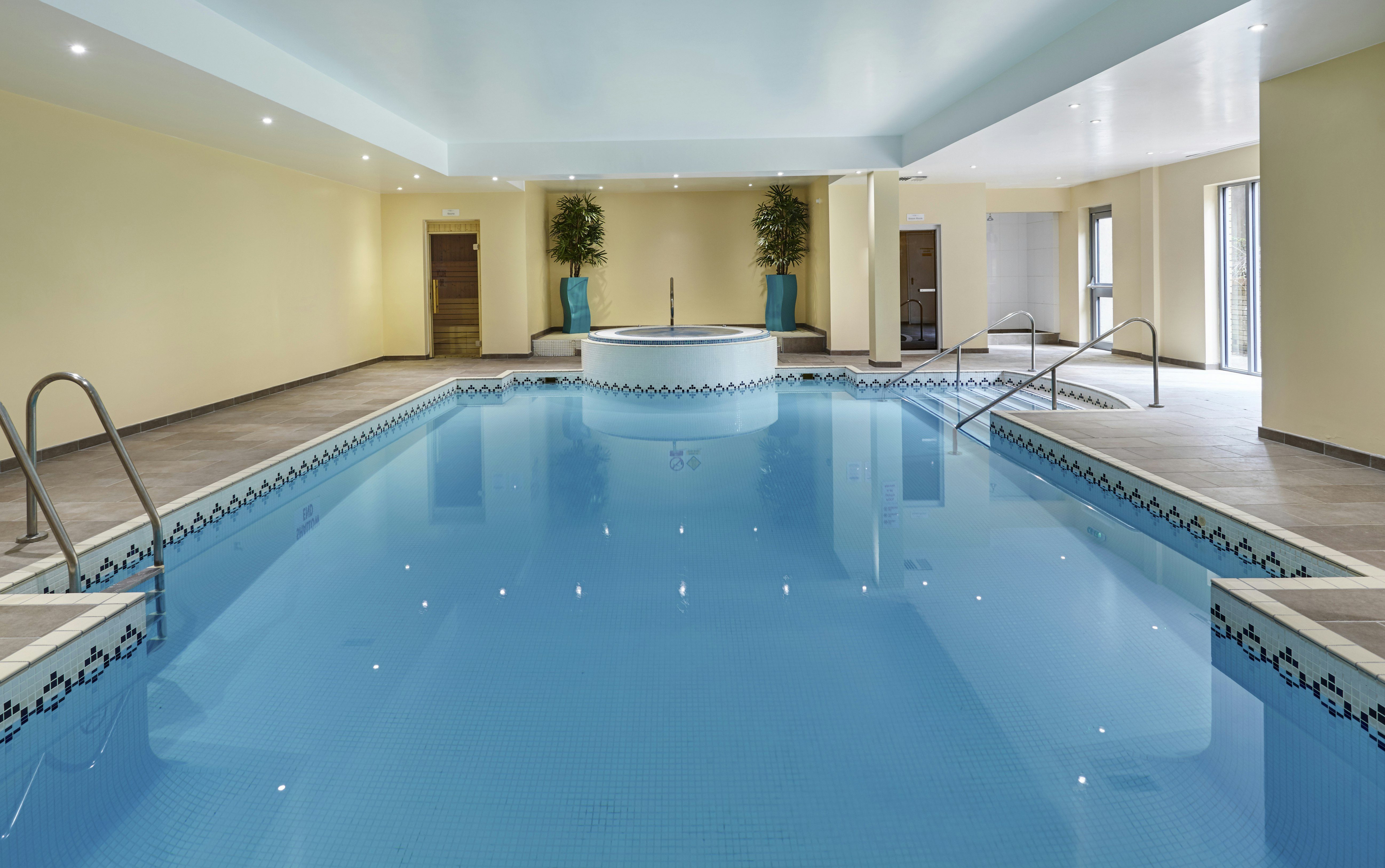 Holiday Inn Cardiff North M4 Jct 32, an IHG Hotel 15/27