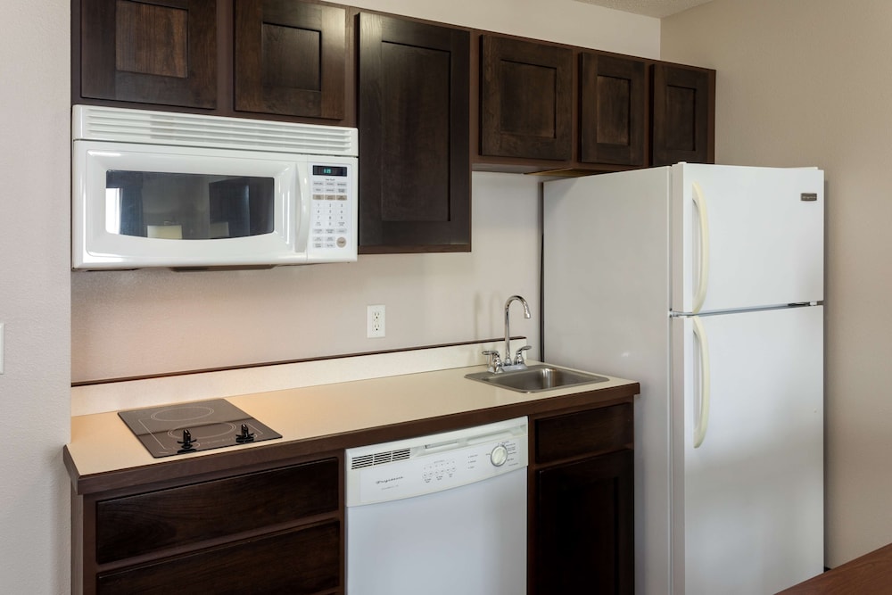 Grandstay Residential Suites Hotel - Sheboygan 6/69