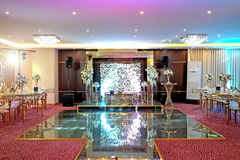 Lijam Hotel 25/50