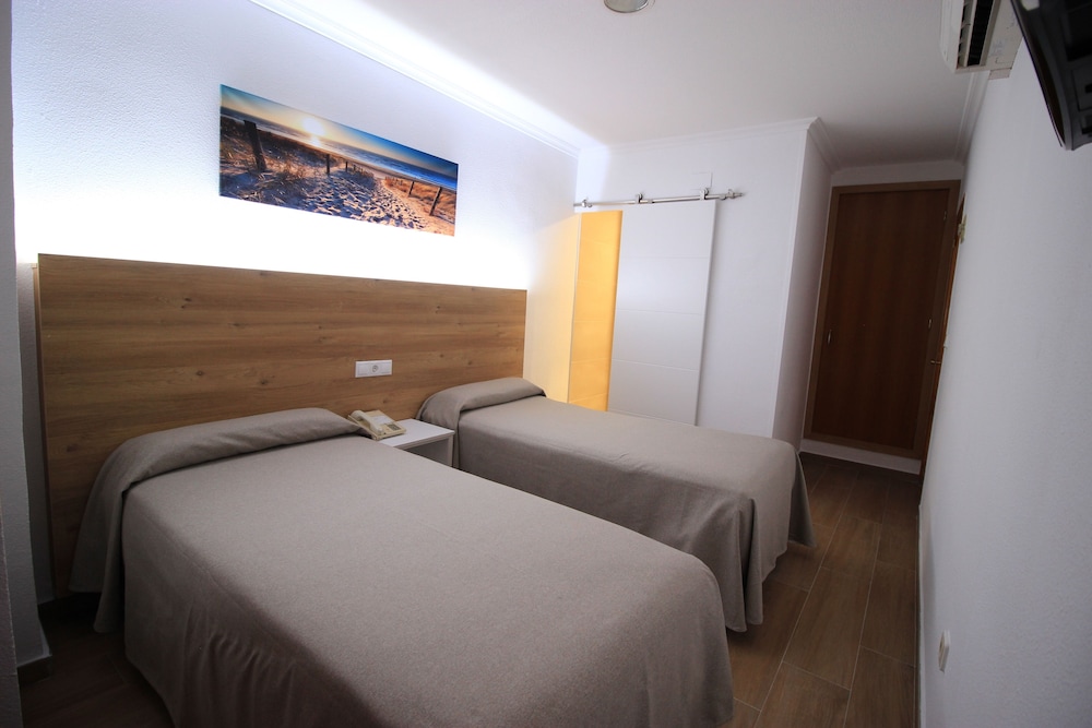 Hostal Pensimar 12/64