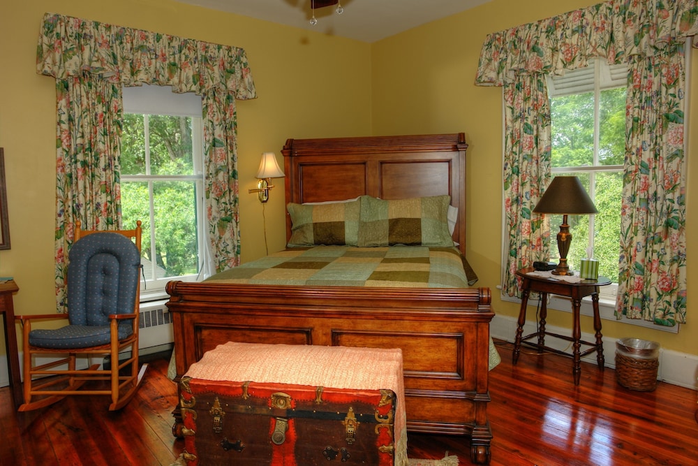 Rockwood Manor 3/71