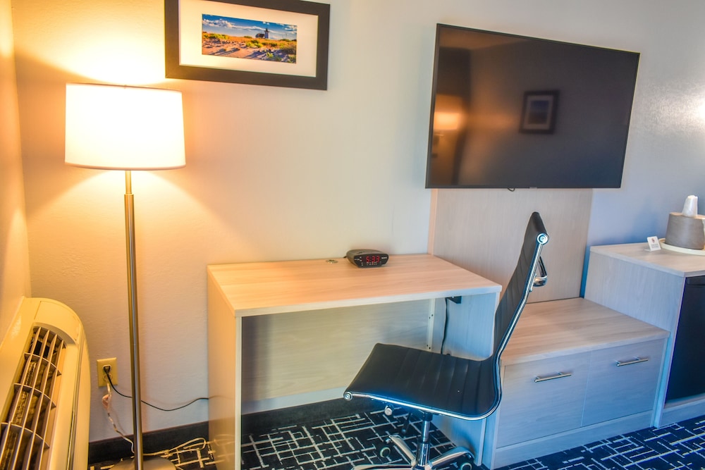 Comfort Inn Hyannis - Cape Cod 32/39