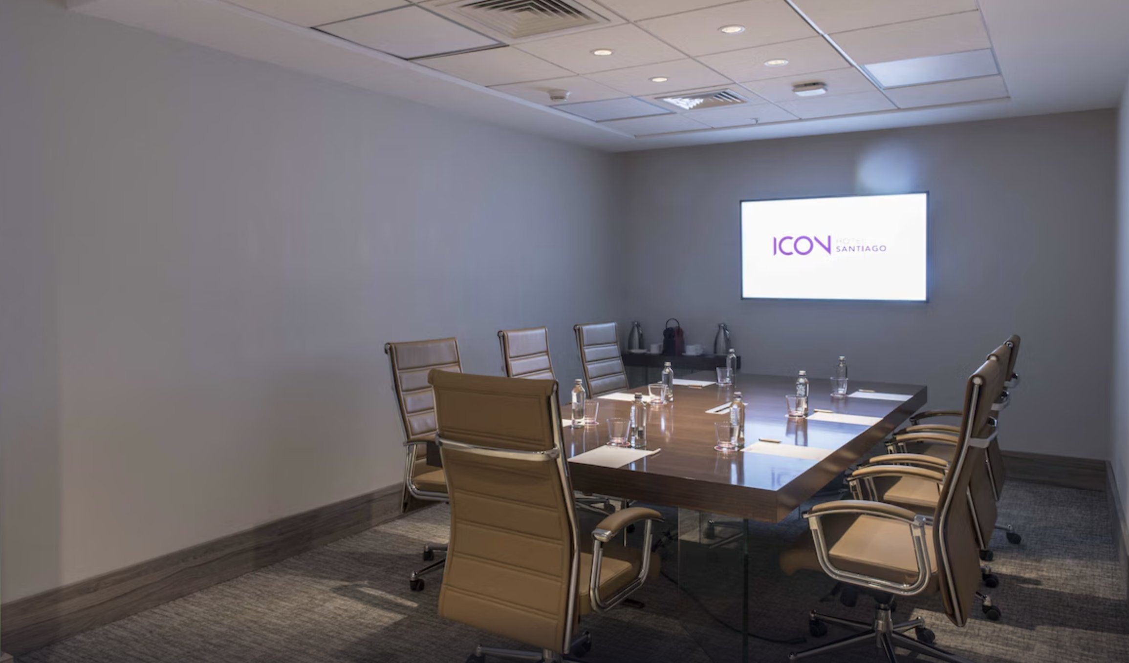 ICON HOTEL 52/58
