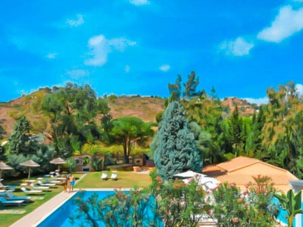 Hotel Rocca Dorada 28/41