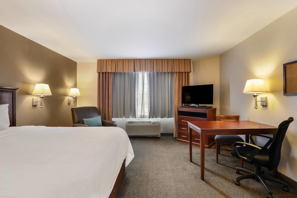 Efficiency, King Bed, Accessible، MainStay Suites Fitchburg Madison 2/10