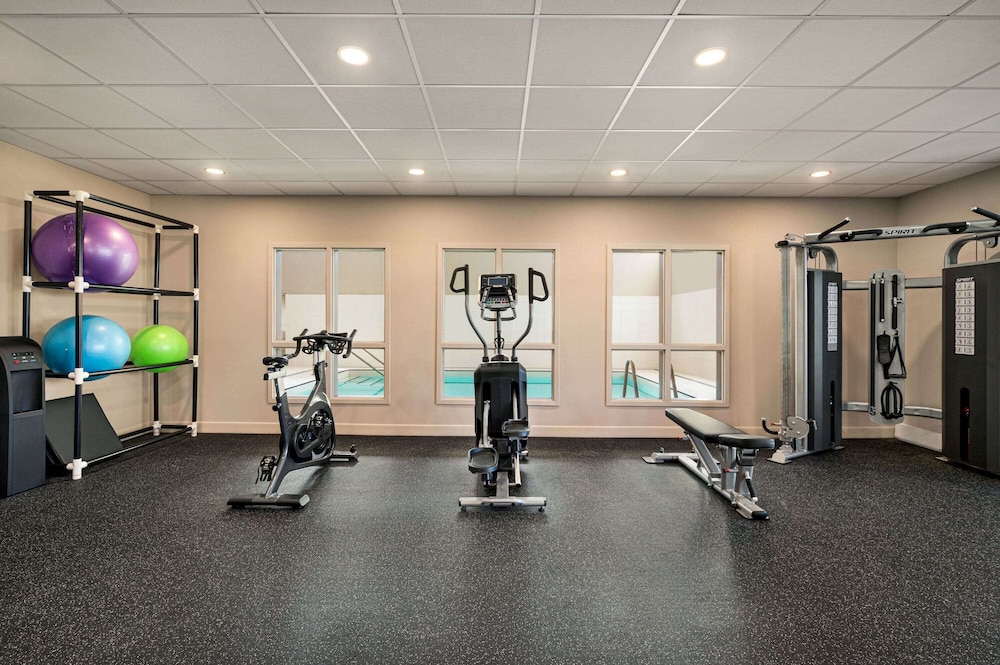 Microtel Inn and Suites by Wyndham Antigonish 10/21