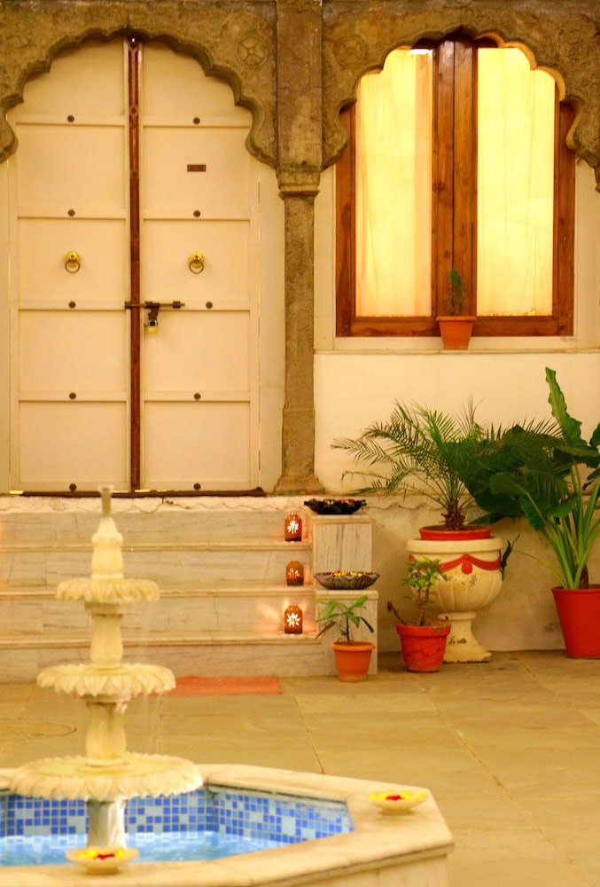 DEV NIWAS - HERITAGE HOTEL 13/22