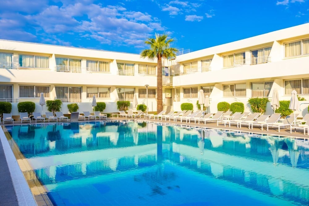 Melpo Antia Hotel & Suites 6/69