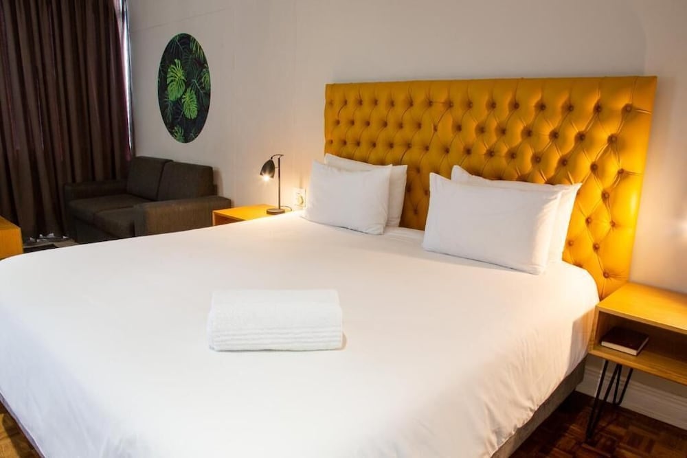 Hotel 224 15/83