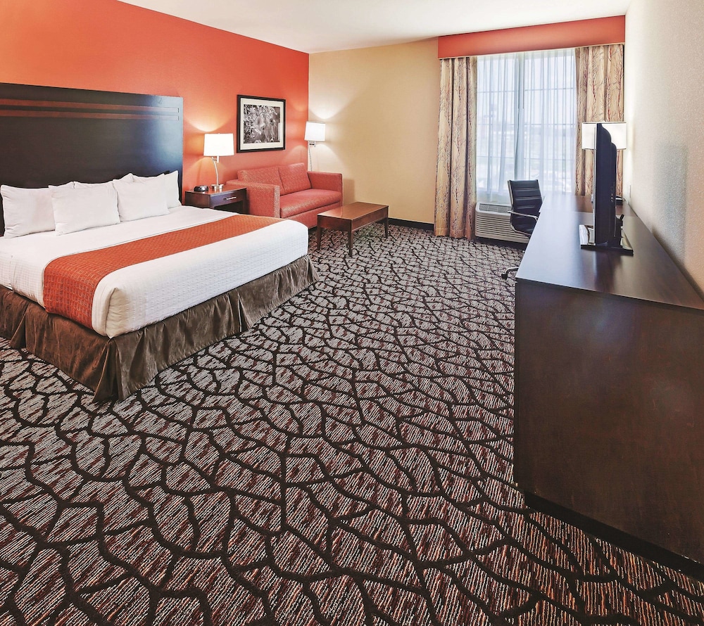 La Quinta Inn & Suites by Wyndham Pecos 25/62