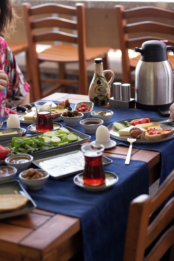 Cunda Ezer Otel 46/63