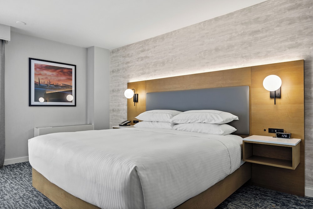 ROOM, KING BED, ACCESSIBLE