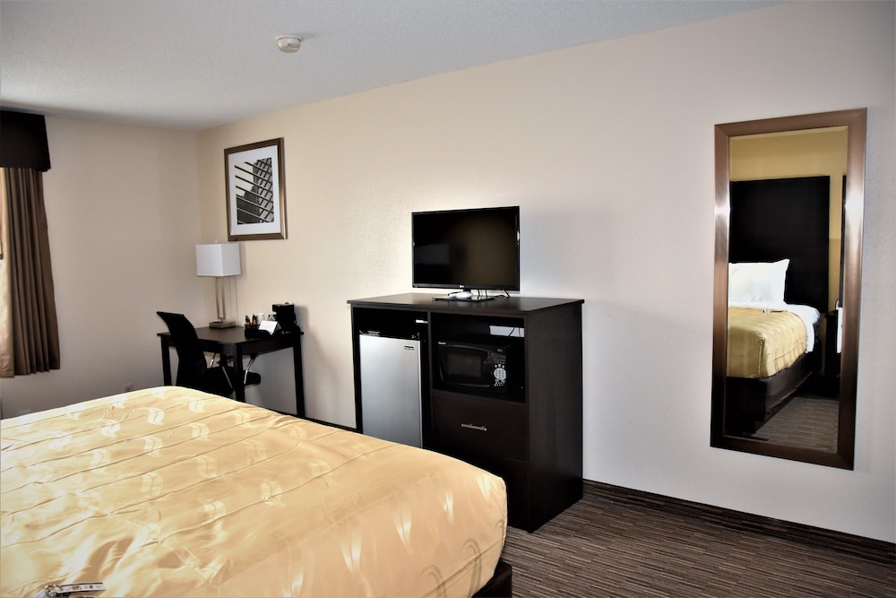 Quality Inn and Suites Metropolis I-24 10/25