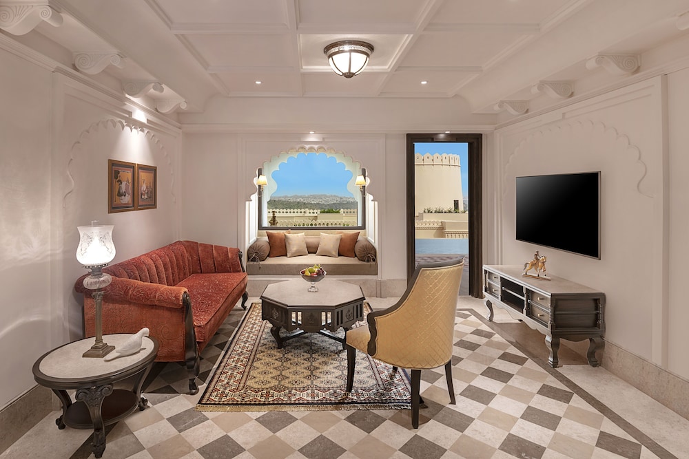 Aurika Udaipur - Luxury by Lemon Tree Hotels 25/50