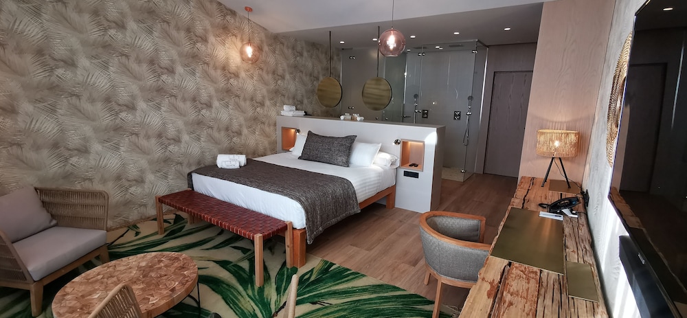 Hotel Tropical Gava Mar 4/50