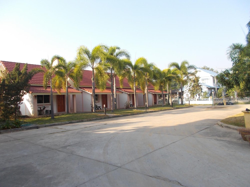 A.P. Garden Hotel 28/48
