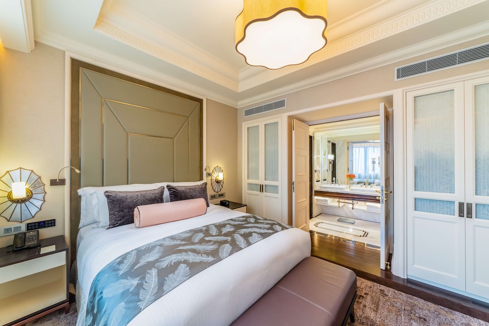 Caravelle Hotel Saigon 25/80
