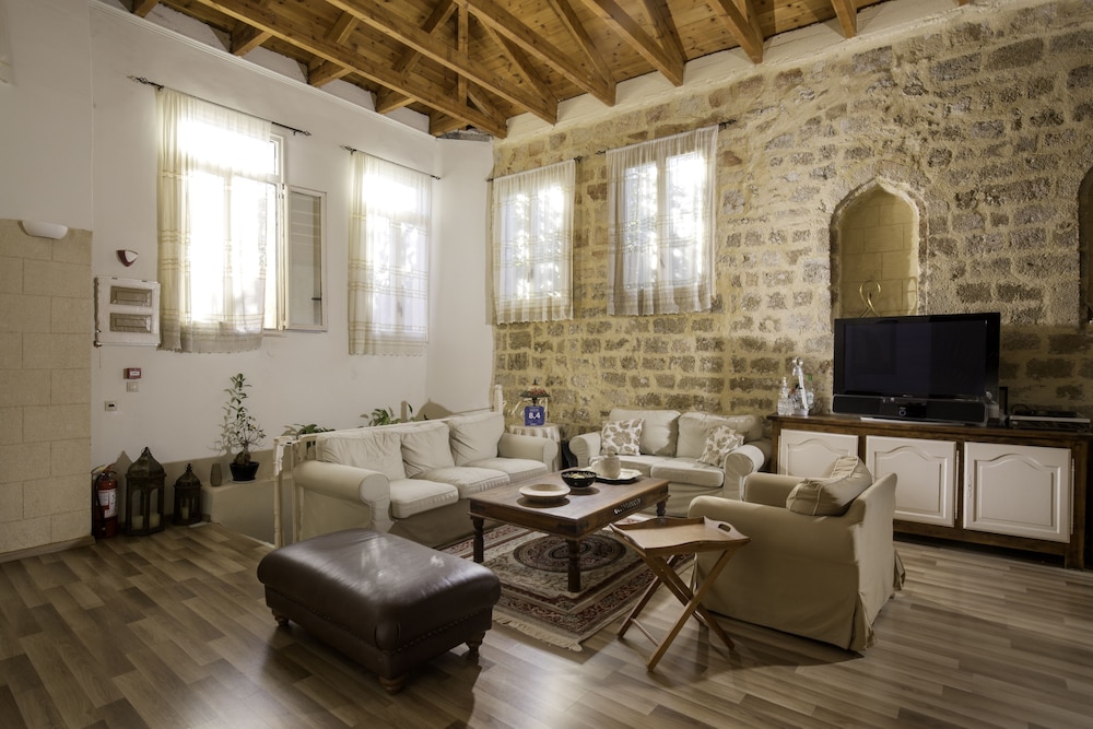 Evdokia Boutique Hotel 43/61