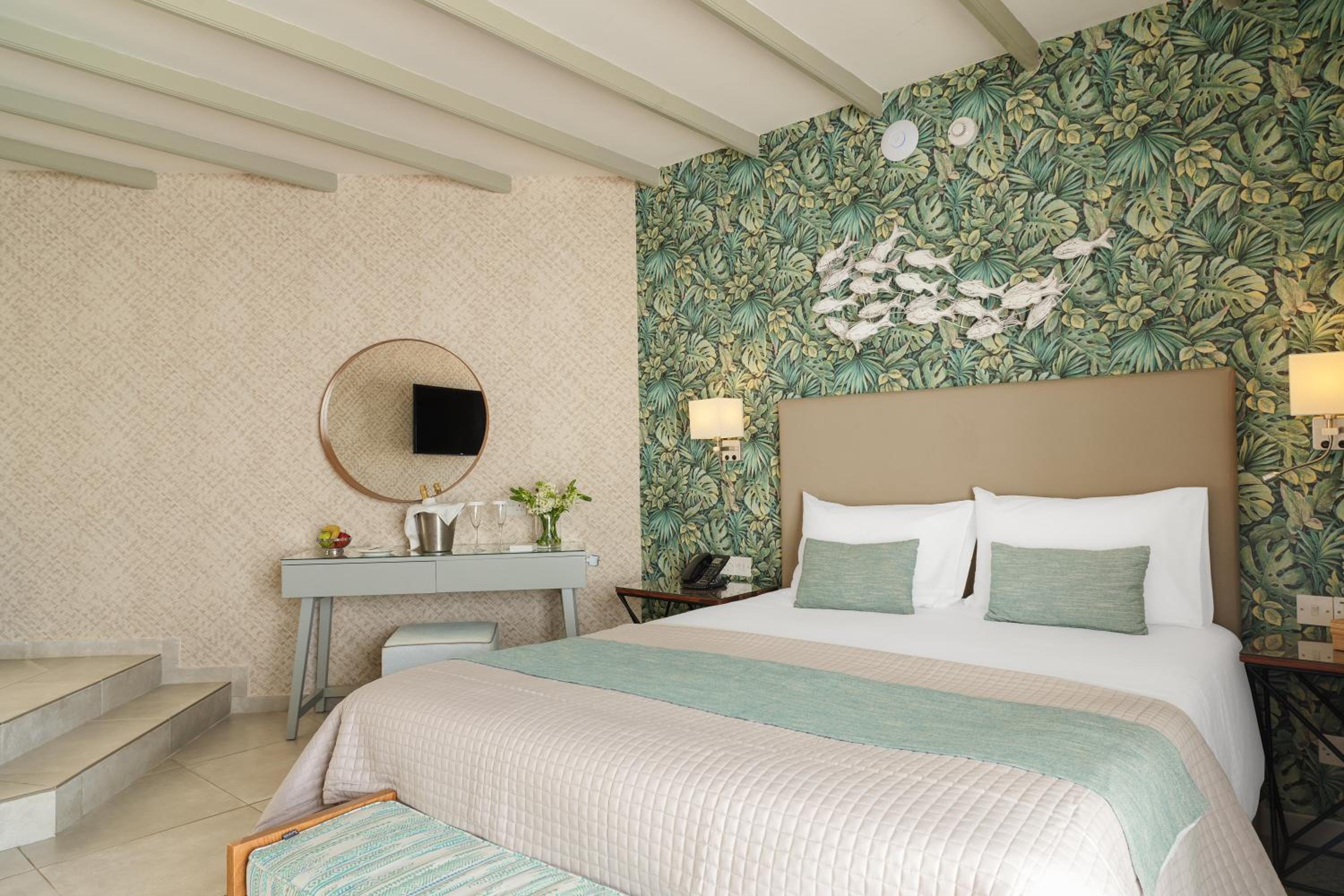 Infinity, Junior Suite, King Bed, Private Pool