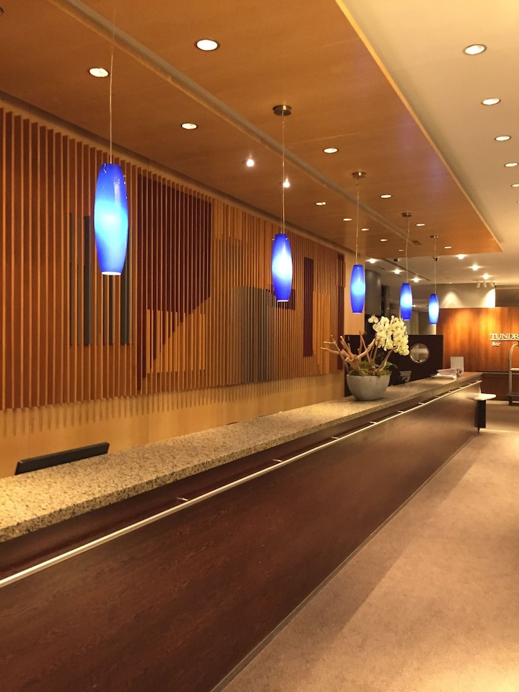 Hilton Toronto 7/75