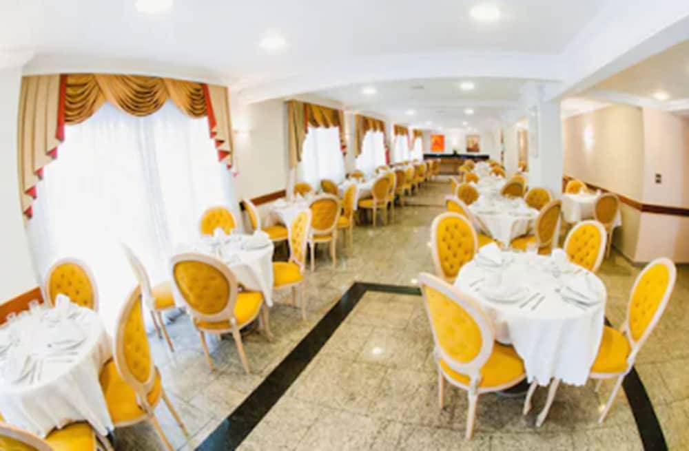 Hotel Del Rey 46/64