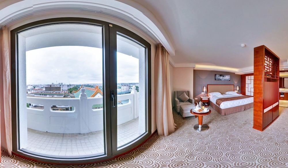 HUATIAN CHINAGORA HOTEL 33/63