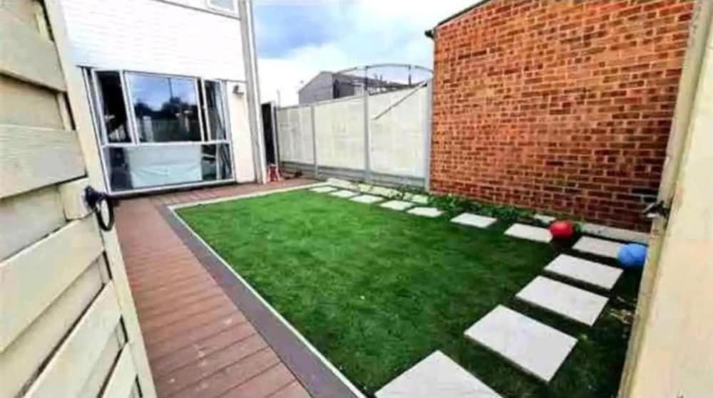 SnoozeDen Chalvey - Free Parking, Near M4 J6 27/35