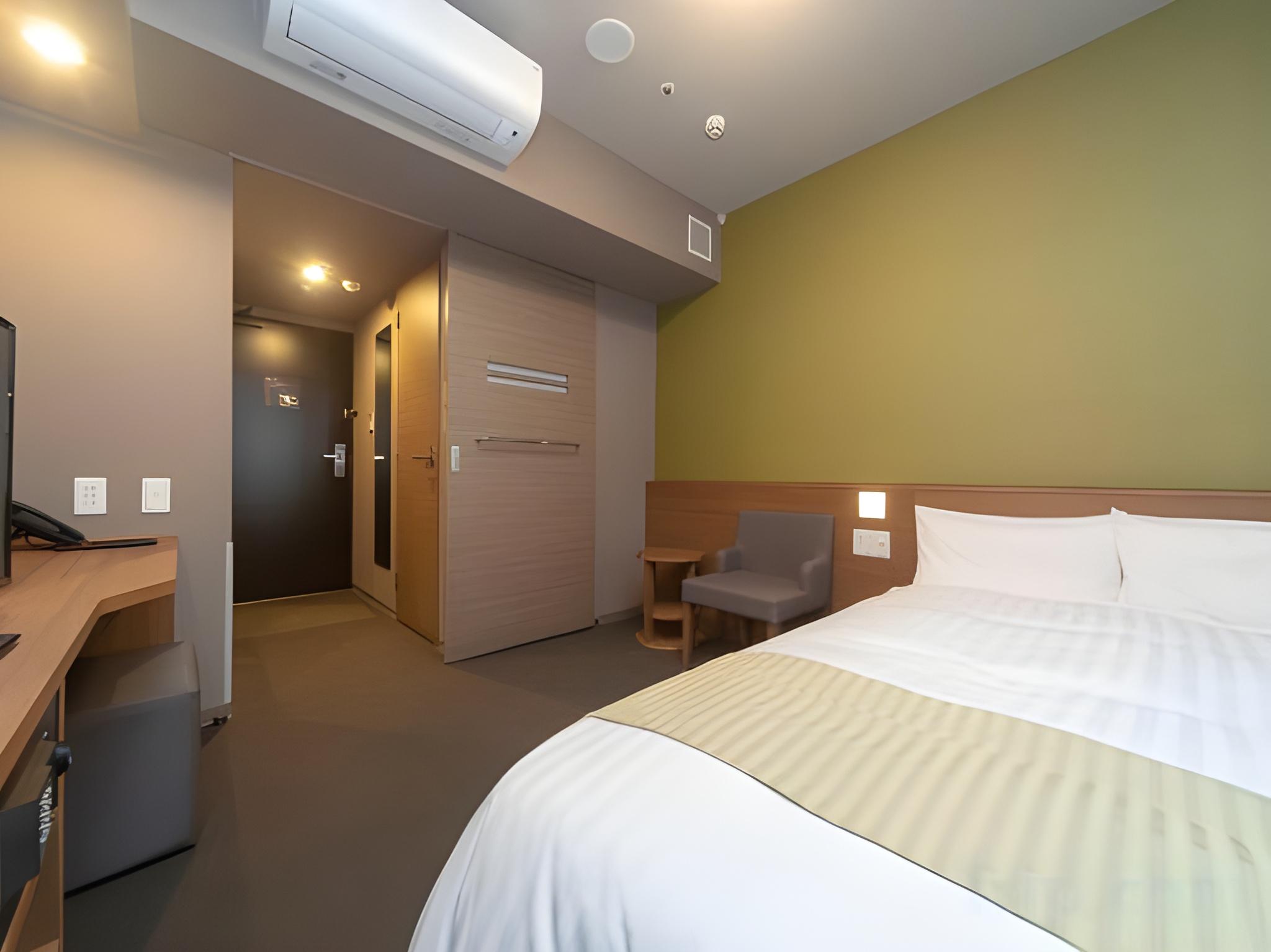 Adjoining, 2 Double Beds