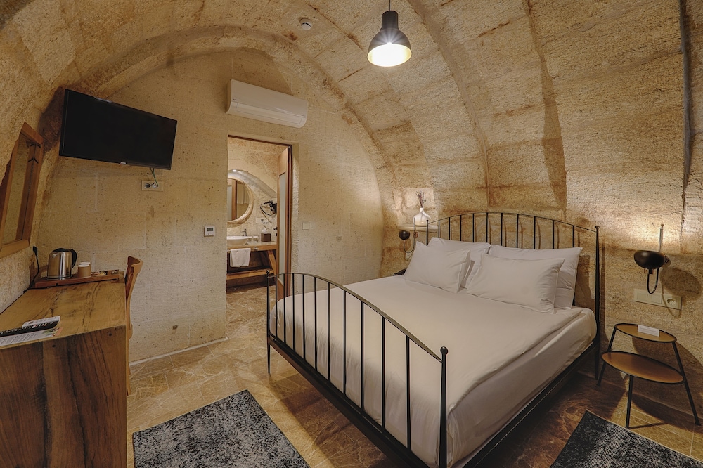 Solem Cave Suites 20/56