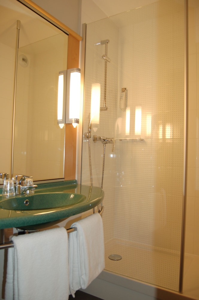 Ibis Auray 34/65