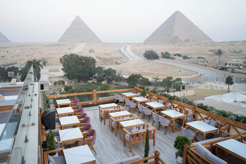 Great Pyramid Inn 45/50