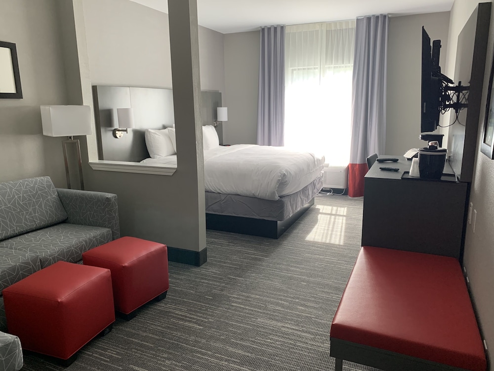 Comfort Inn & Suites Olive Branch Old Towne 21/39