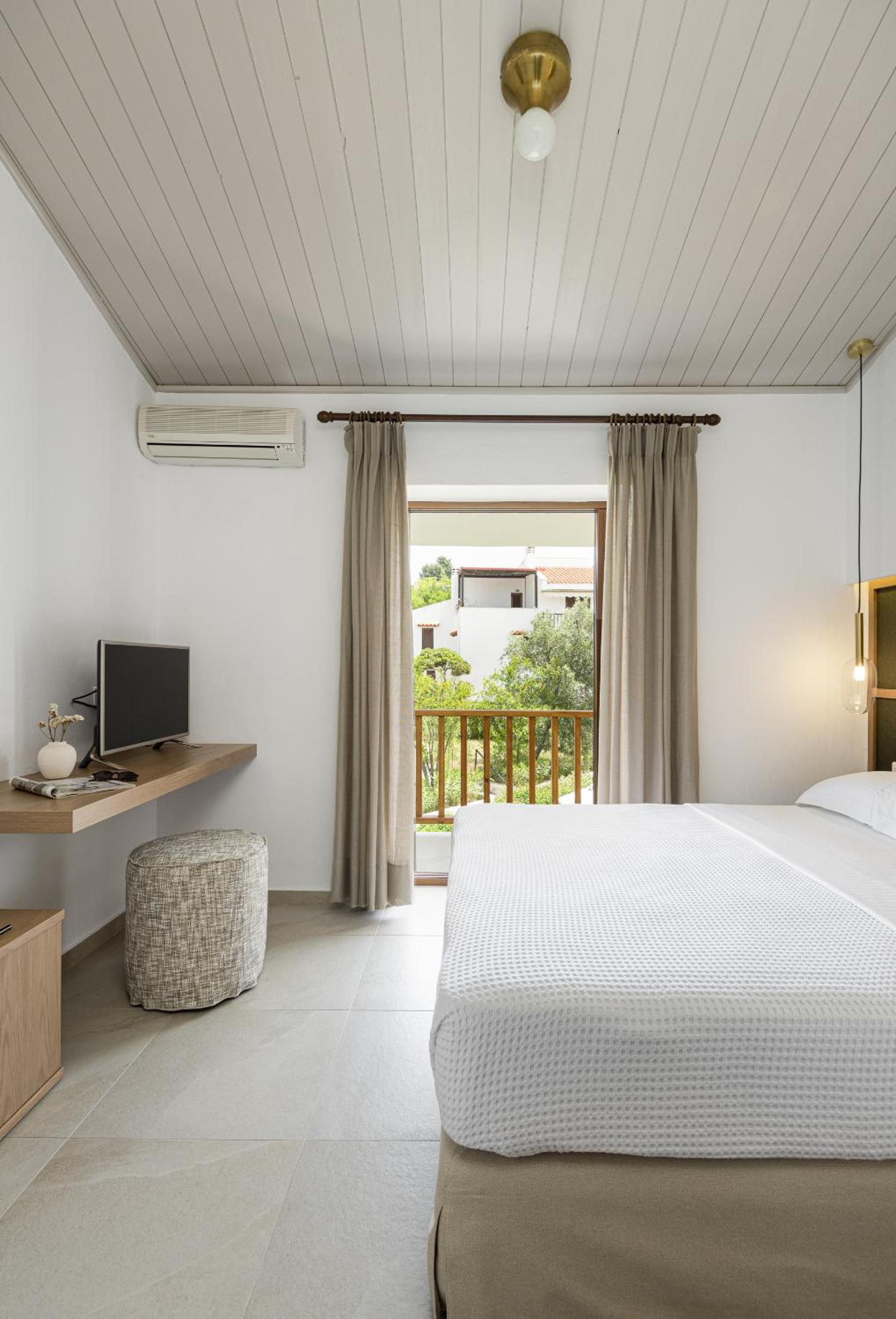 Garden, Junior, Residence, Double and Twin Beds