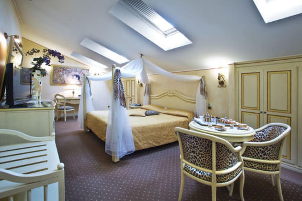 Vip's Motel Luxury Accommodation & Spa 37/72