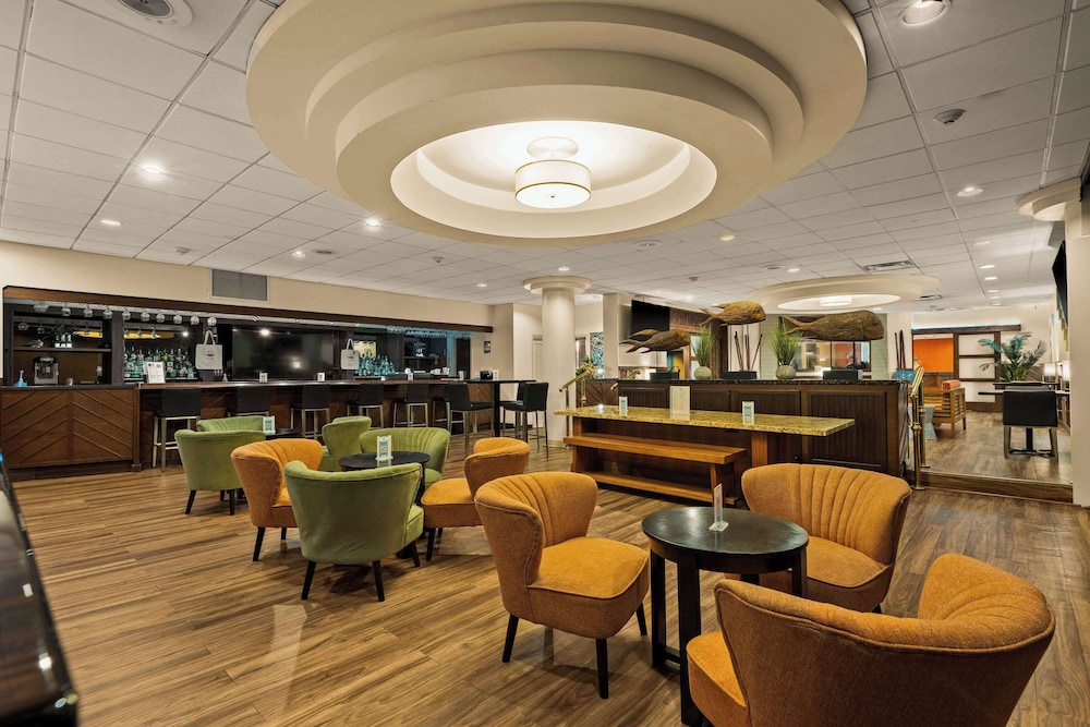 Airport Honolulu Hotel, Trademark Collection by Wyndham 44/63
