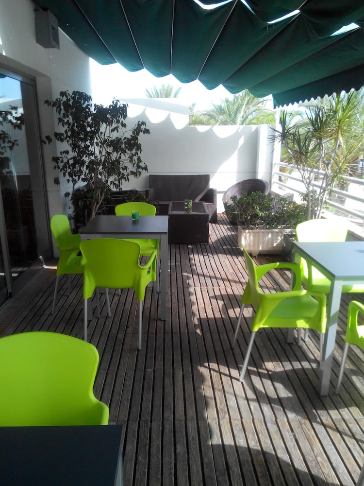 Travelodge Alicante Puerto 3/82