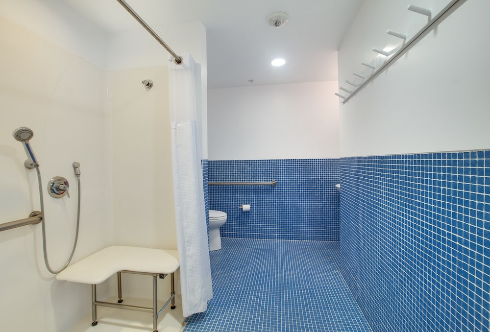 Venice Breeze Suites 26/54