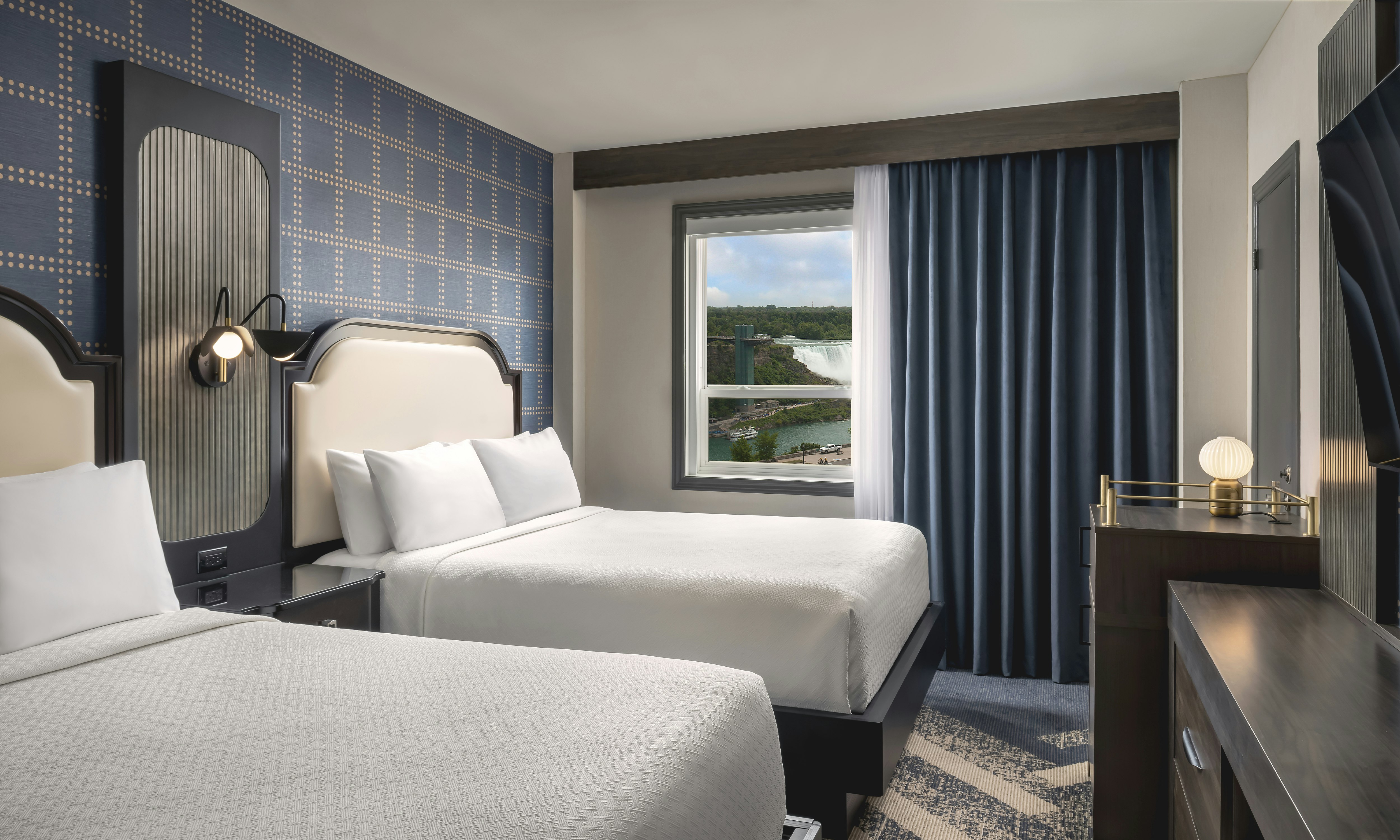 Room, 2 Queen Beds, Partial Falls View