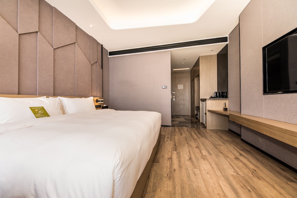 STANDARD, KING BED