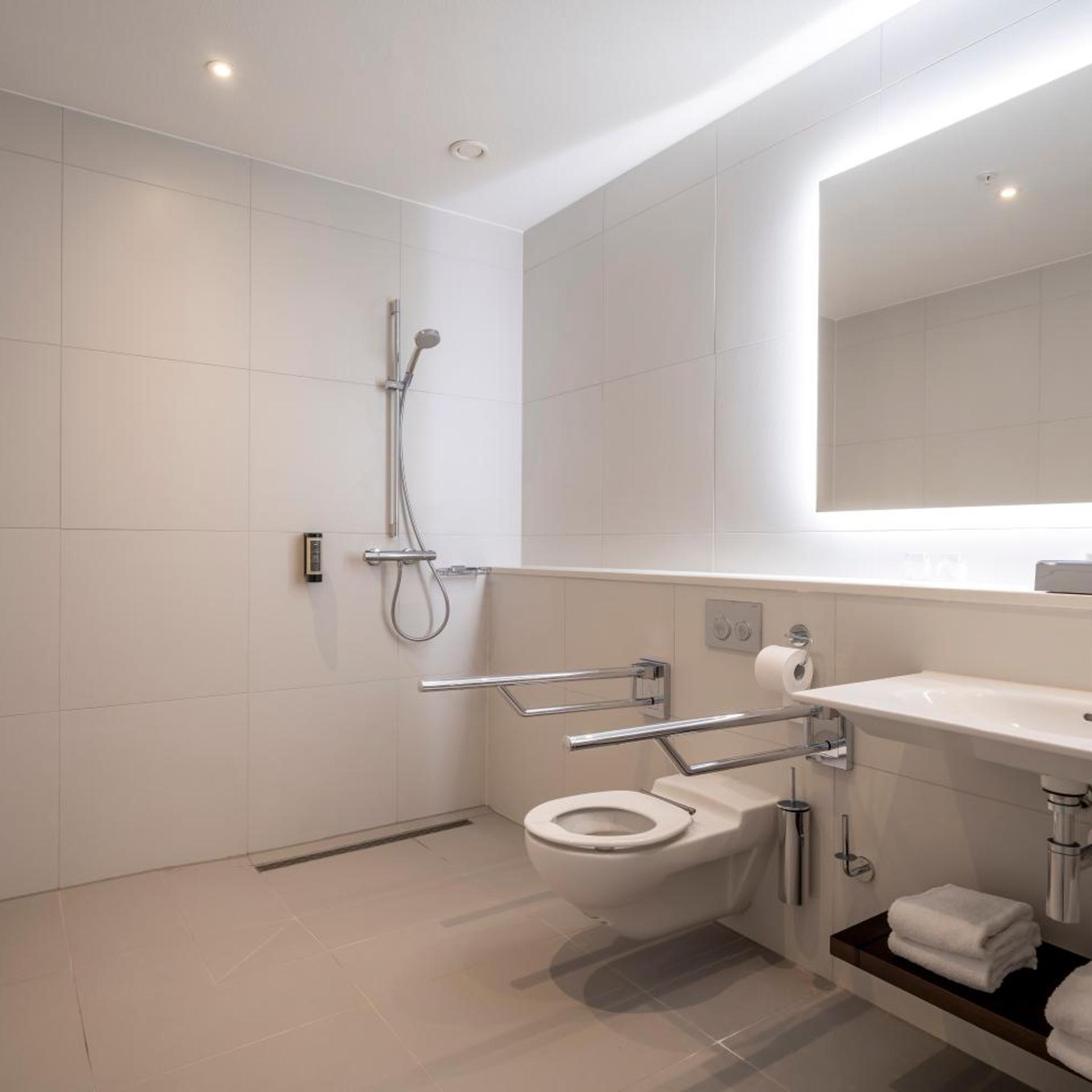لوفت سوبيريور، PREMIER SUITES PLUS Amsterdam 7/7