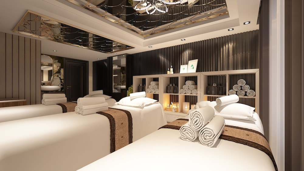 S Central Hotel 13/33