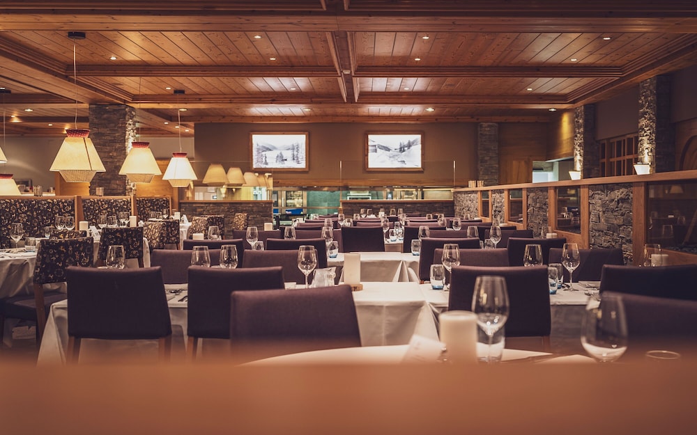 Mountain Plaza Hotel 35/43