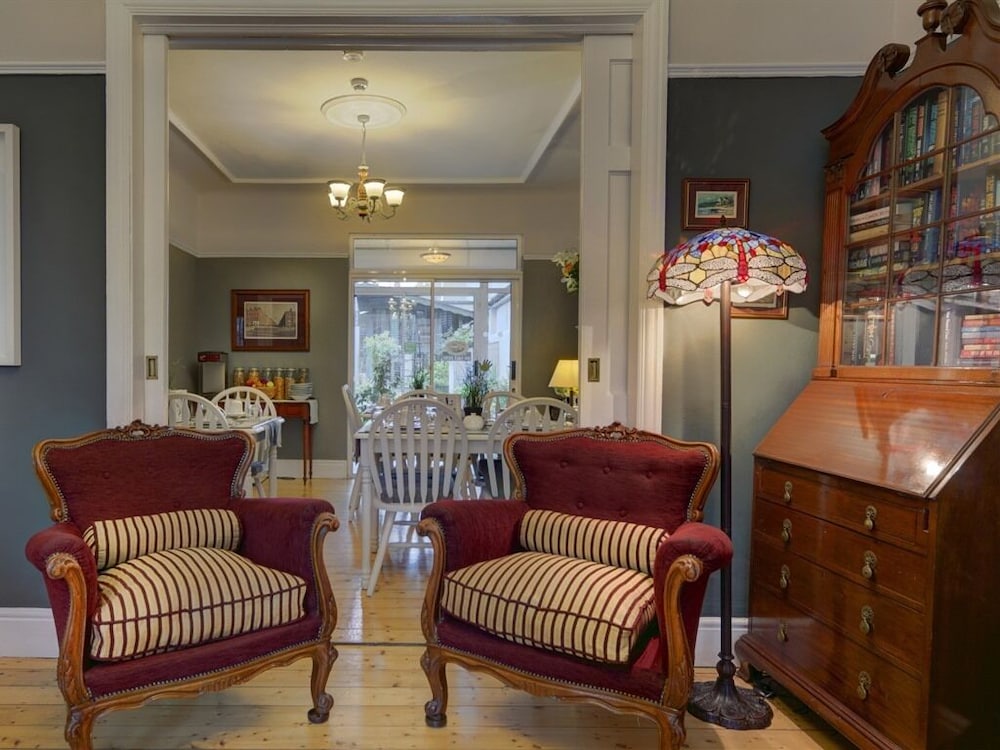 Avoca House 40/56