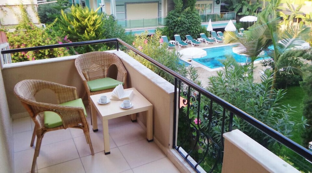 Kleopatra Carina Hotel 6/35