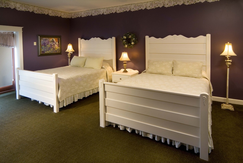 Carlisle Inn Sugarcreek 19/58