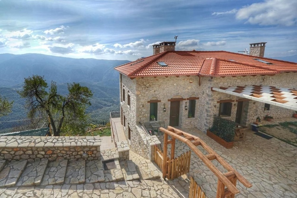 Almond House Suites Arachova 4/50