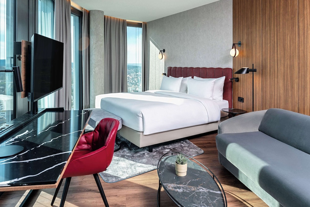 Radisson Blu Hotel at Porsche Design Tower Stuttgart 12/50