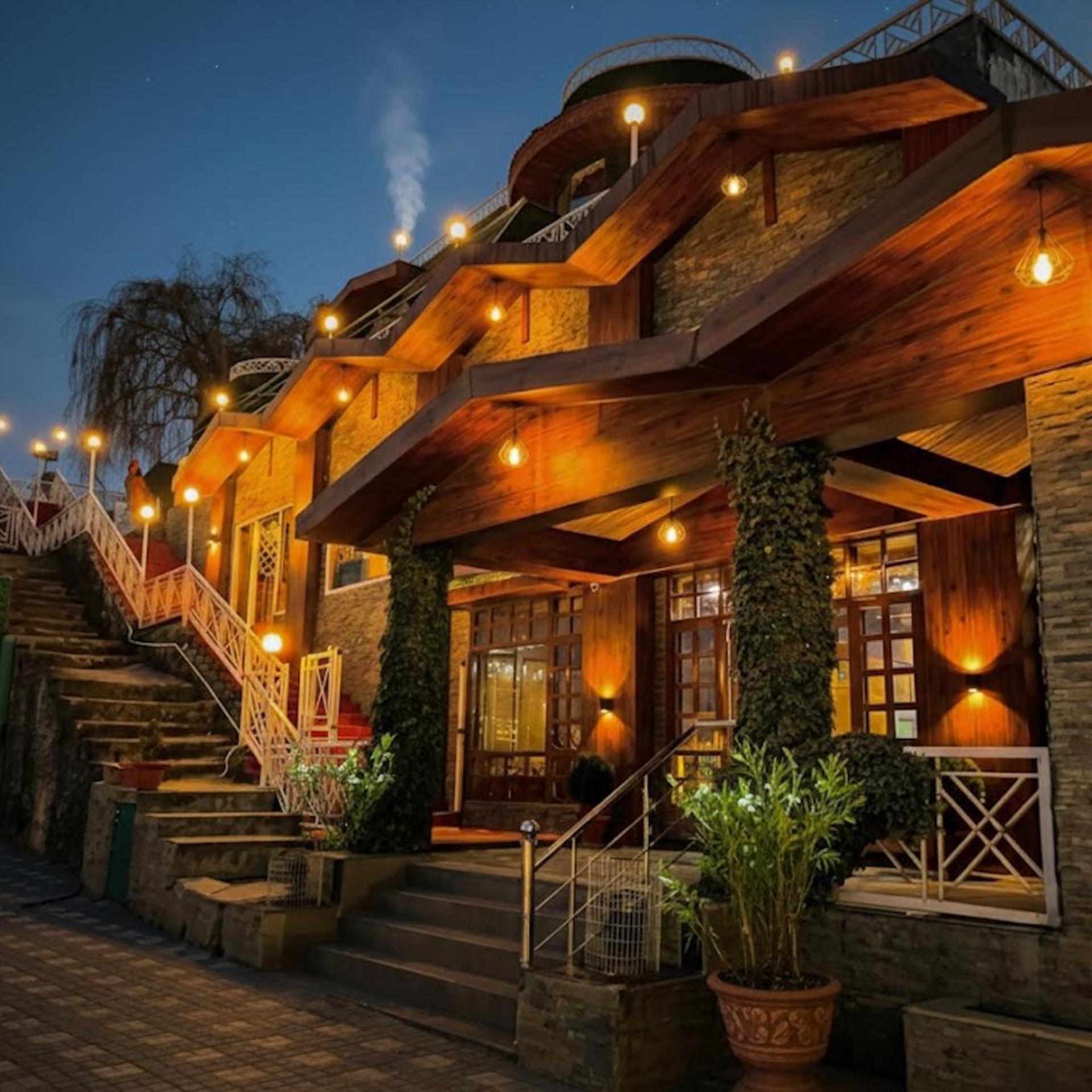 GALLEU HILL RESORTS 7/54