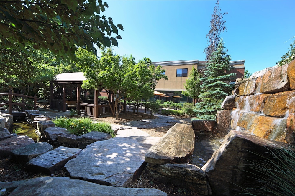 Courtyard by Marriott Hamilton 3/32