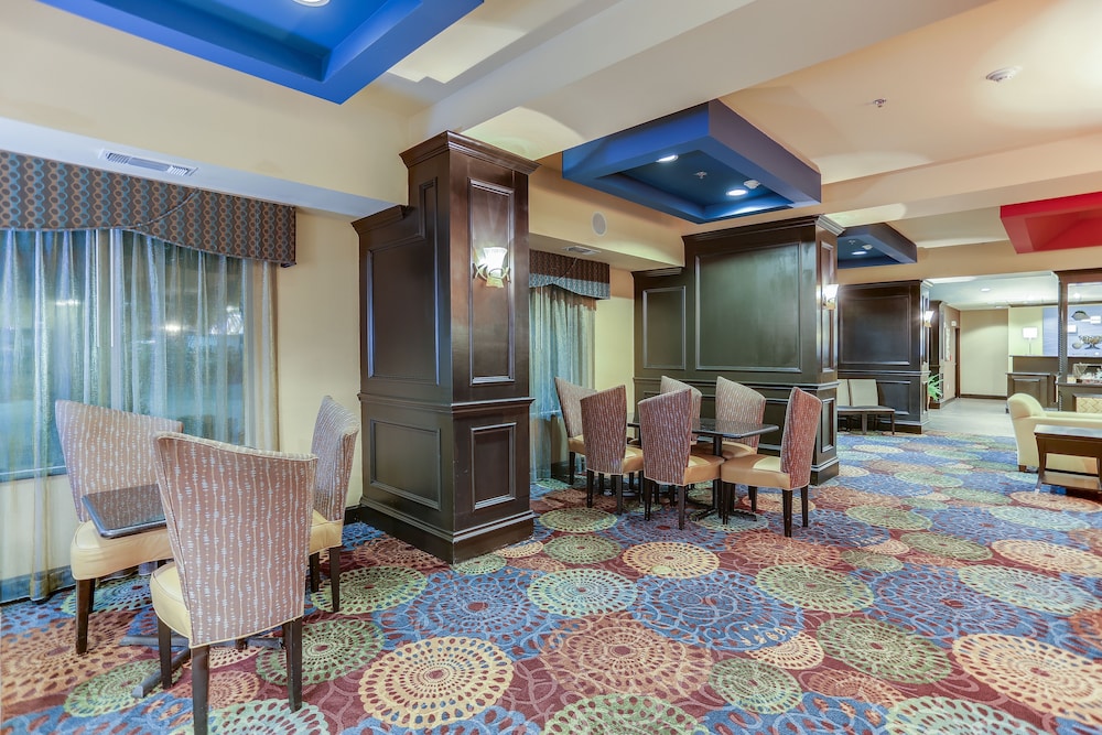 Holiday Inn Express Hotel And Suites Huntsville 43/65